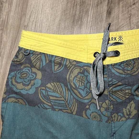 Roark The Chiller Series Board Shorts - 30 - Picture 5 of 6